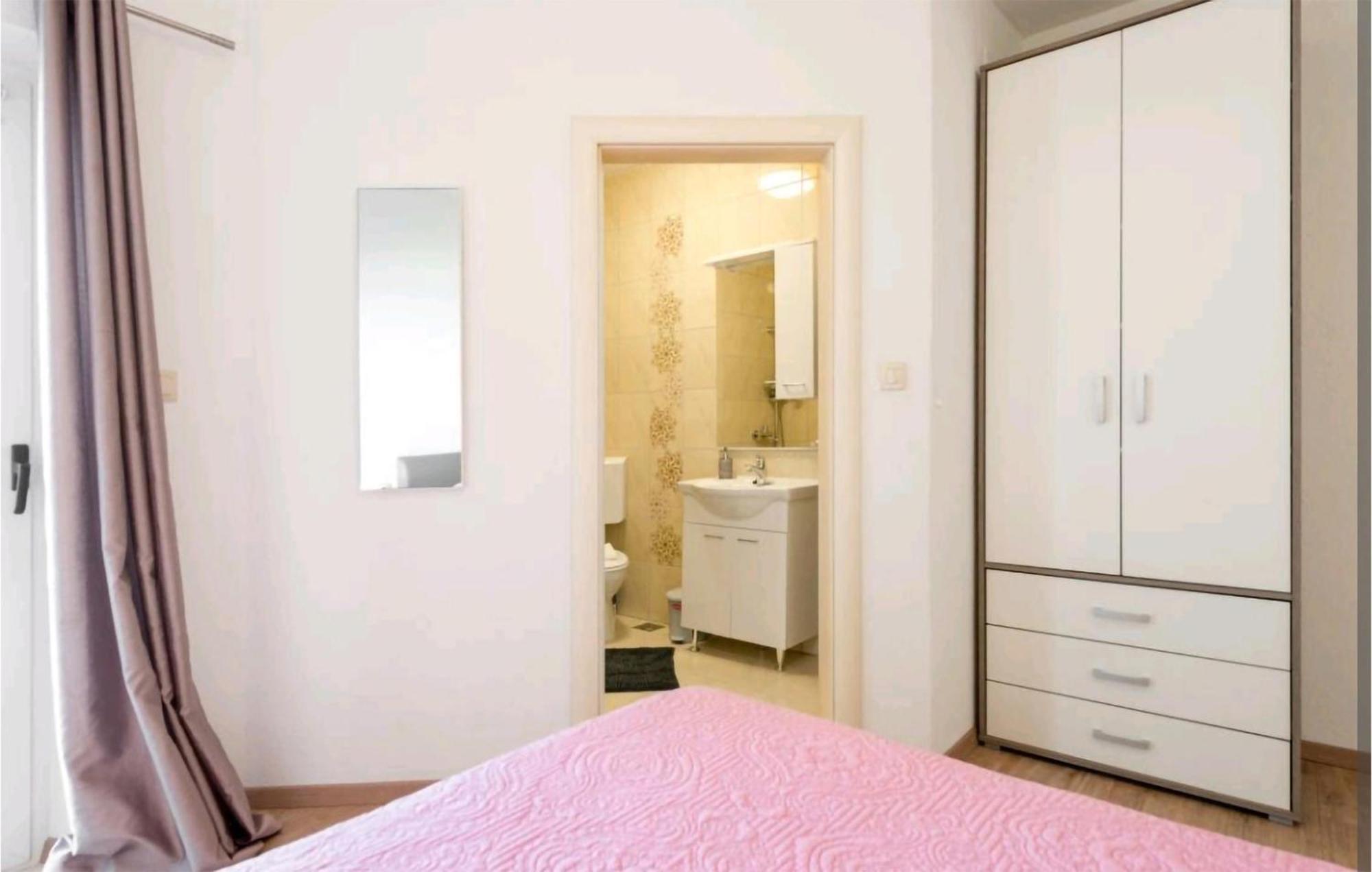 Amazing Apartment In Selca With Wifi Екстер'єр фото