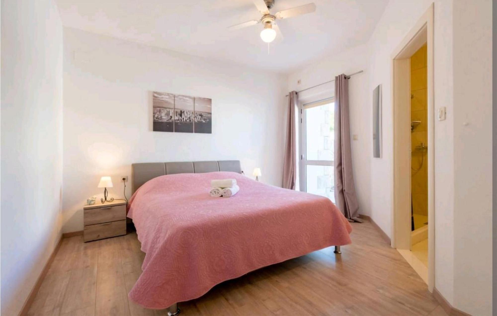 Amazing Apartment In Selca With Wifi Екстер'єр фото